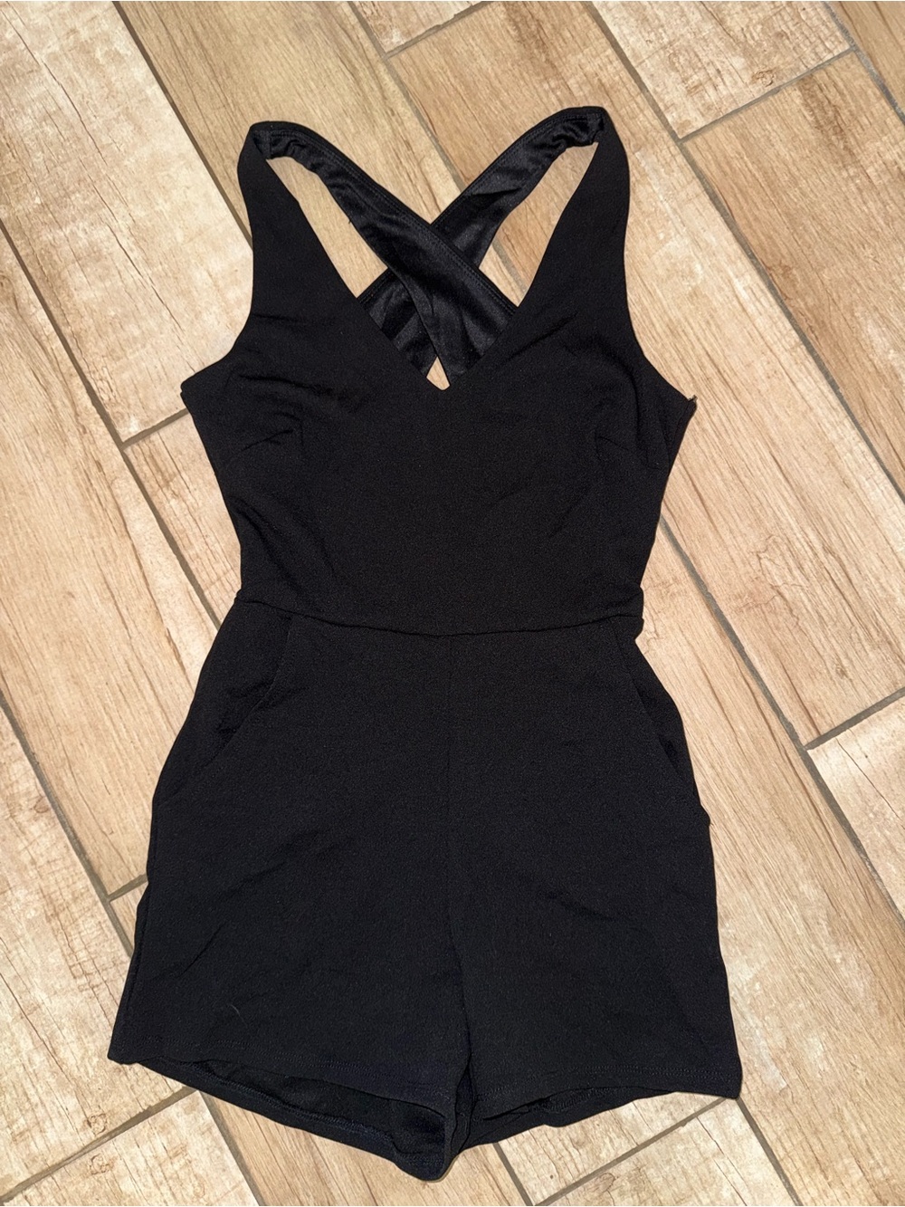 Women’s Black Cross-Back Romper Jumpsuit